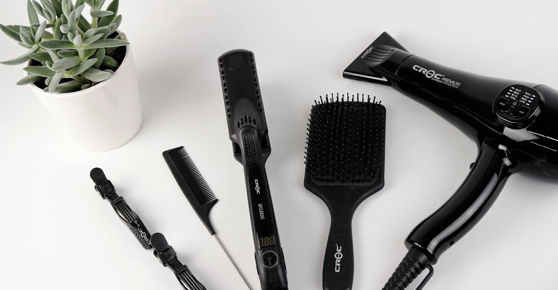 C&rsquo;est chaud : conseils pro pour choisir le meilleur sèche-cheveux.